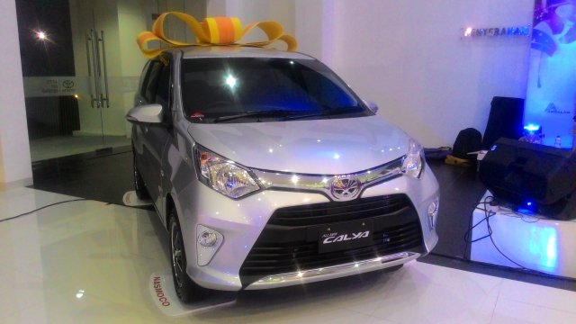MENGGANTI VELG TOYOTA CALYA