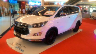 TOYOTA ADALAH MOBIL TERLARIS 2016 DI INDONESIA