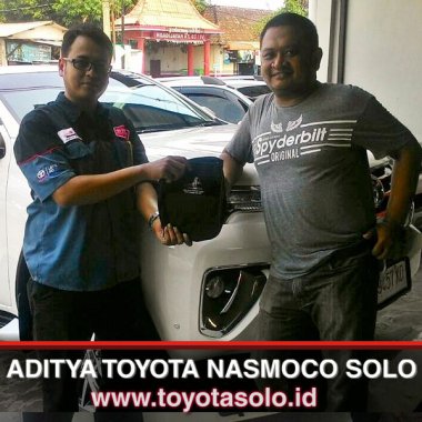 Penyerahan mobil Toyota All New Fortuner kepada konsumen