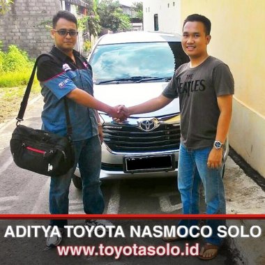 Penyerahan mobil Toyota Grand New Avanza kepada konsumen