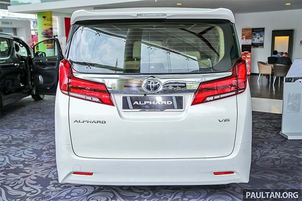 Eksterior Belakang New Alphard